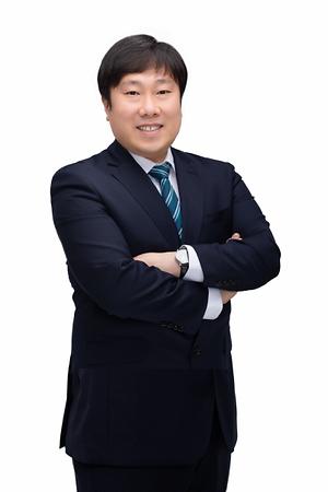 Professor Sanghyun Paek